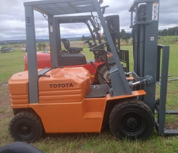 2 Ton Toyota