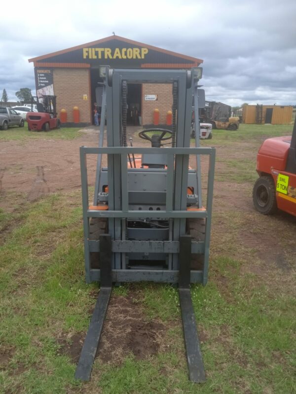 2 Ton Toyota - Image 3
